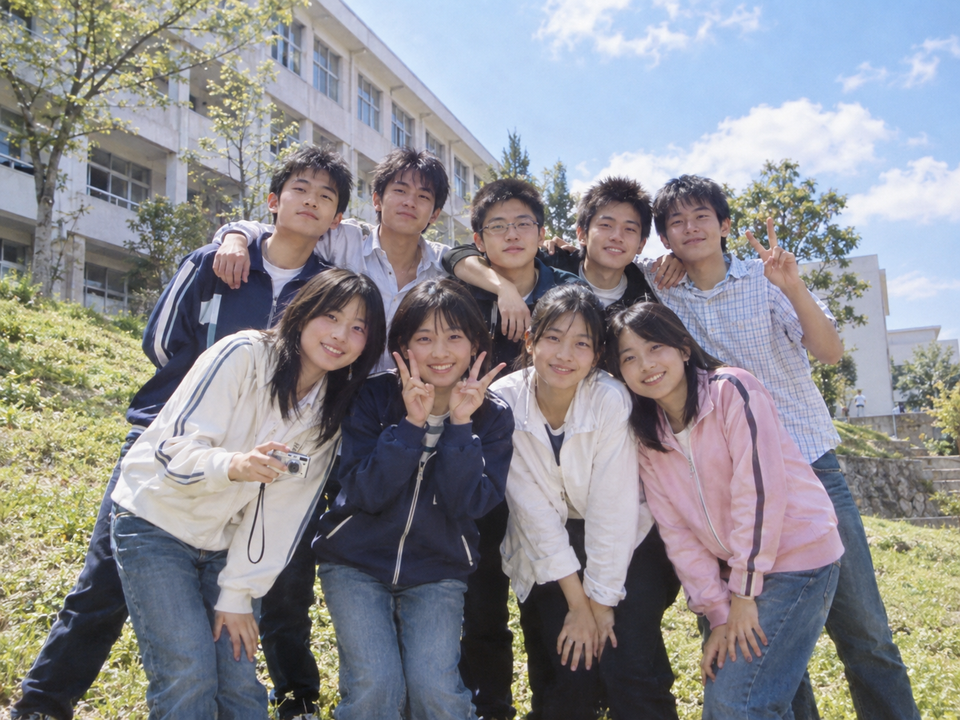 恢复后的校刊合影
